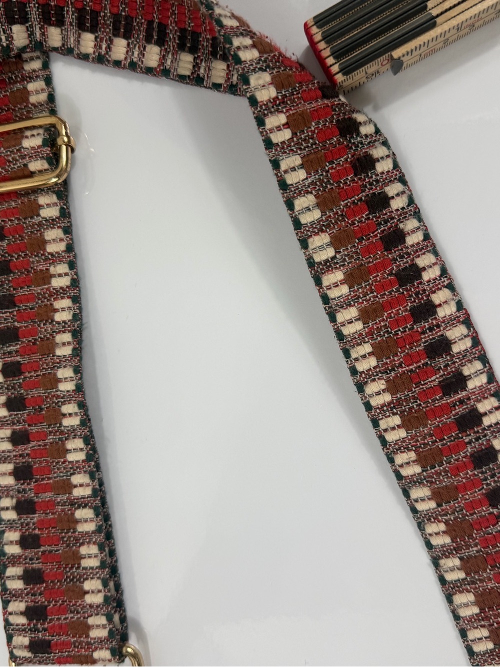 Crossbody Bag with Woven Guitar Strap – Jen & Co. vegan leather - Picture 5 of 14